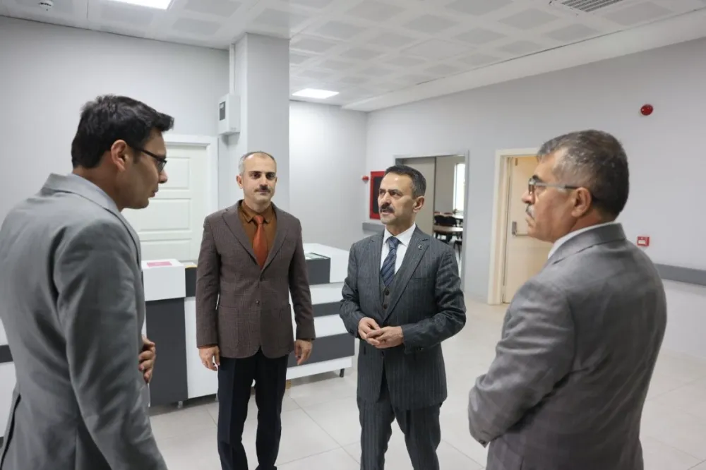 Vali Aktaş, Çayırova İlçe Sağlık Müdürlüğü Yeni Binasında İncelemelerde Bulundu
